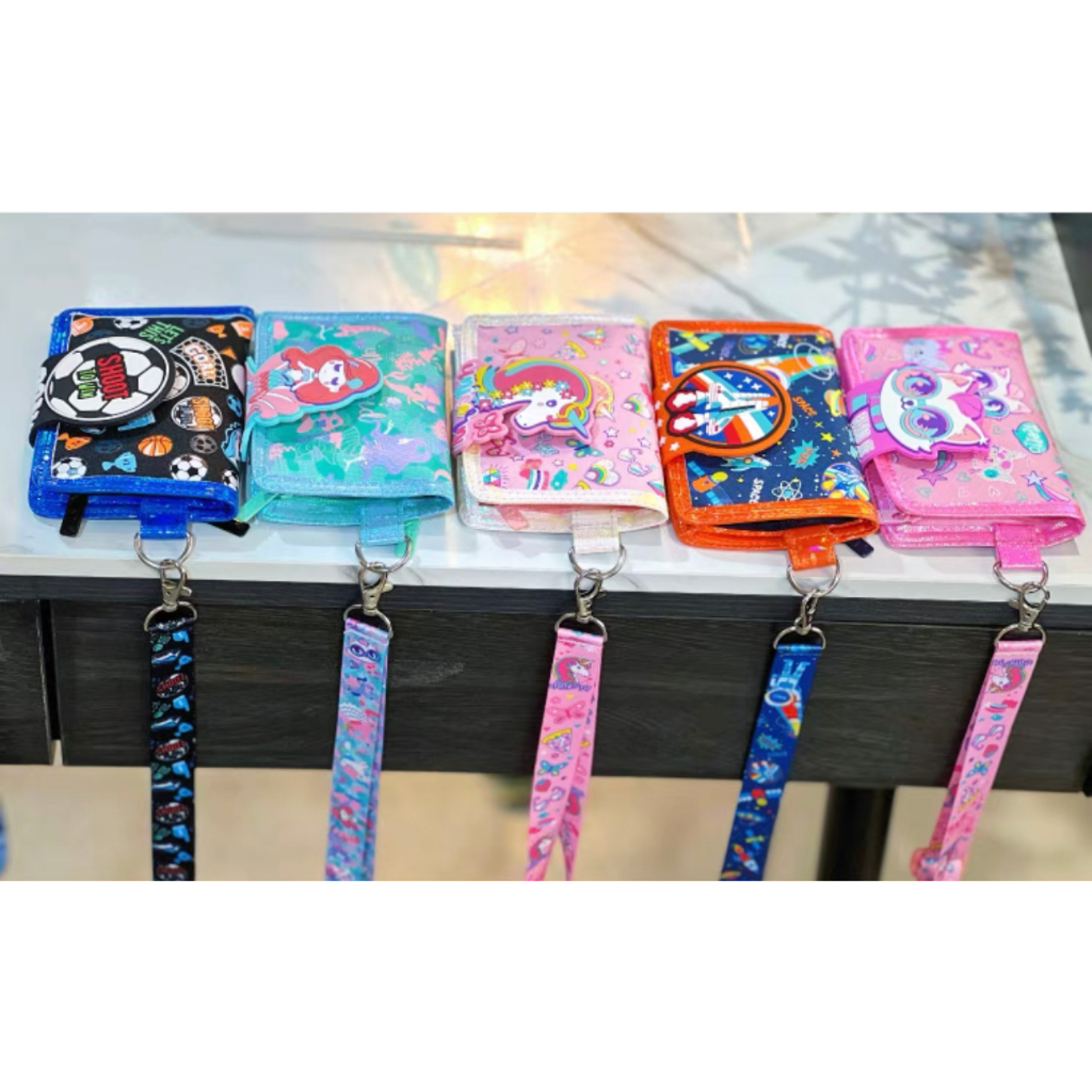 กระเป๋าสตางค์เด็ก ลายการ์ตูนสุดน่ารัก พร้อมสายห้อยคอ 3 พับ ฟังก์ชันครบ