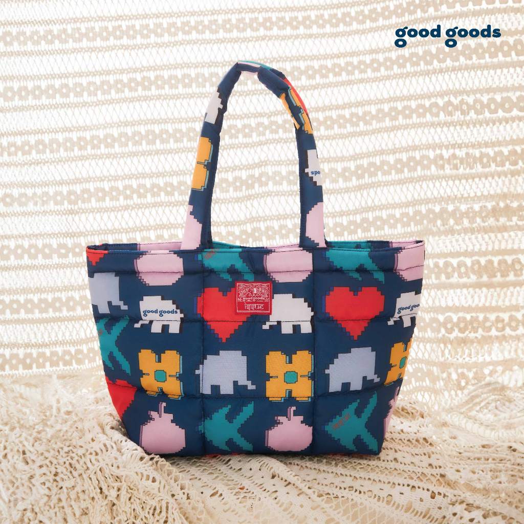Good Goods X ISSUE กระเป๋าผ้าร่มบุนวม ลายพิกเซล