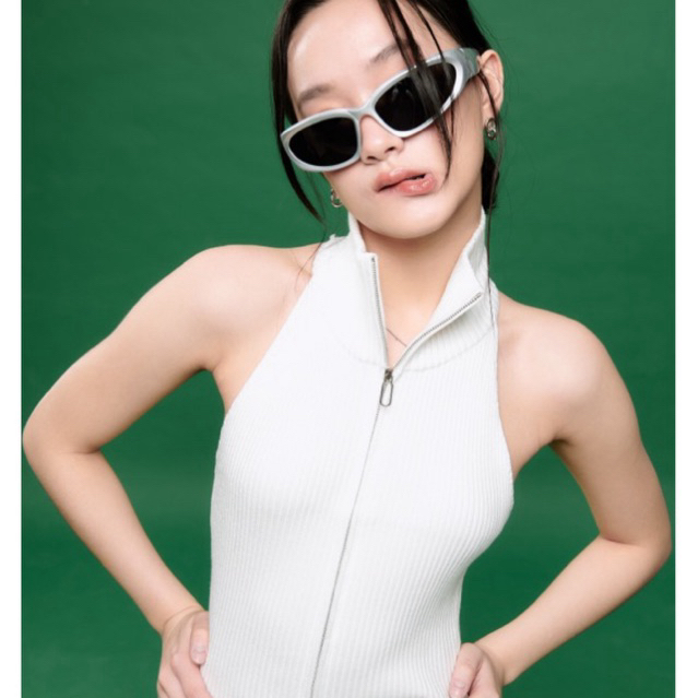 WEEKEND WARDROBE - Zipper Top ผ้านิต คอเต่า มีซิป