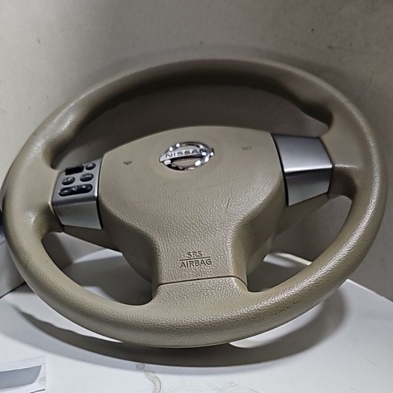 พวงมาลัยสำหรับ Nissan Tiida Nissan Note Nissan Navara มีฟังชั่นปรับวิทยุ มี airbag พร้อม