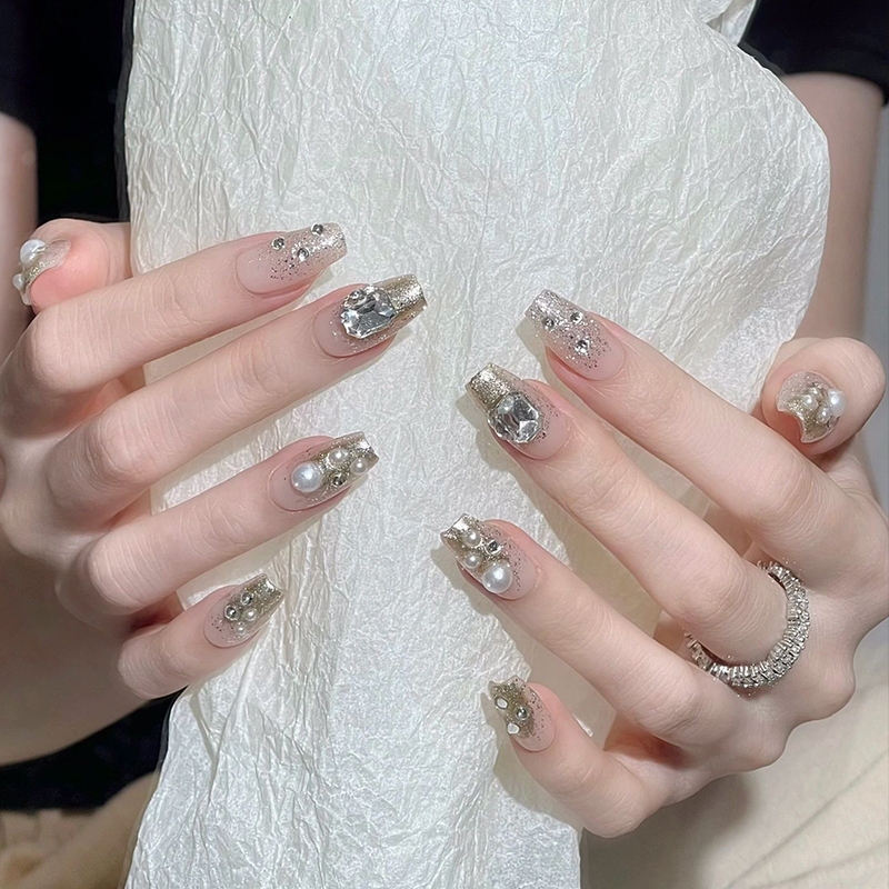 🇹🇭จัดส่งวันนี้🎁【DD210】เล็บปลอมสำเร็จรูป เล็บปลอมยาว กันน้ำ หลากหลายสไตล์ กล่องละ 24 ชิ้น