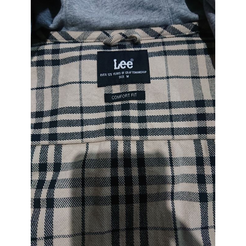 เสื้อ​ฮูด​ Lee​ (M)​ มือสอง