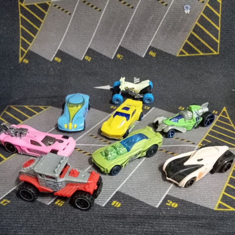 (3) รถ เปลี่ยนสี Hotwheels 1:64 โมเดล