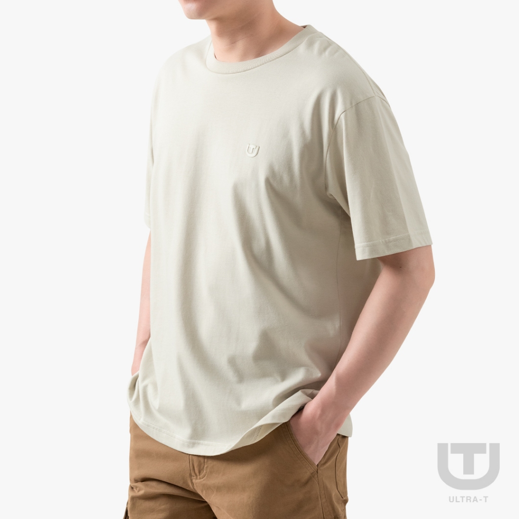 DOSH-UT MEN'S OVERSIZED BASIC T-SHIRTS เสื้อยืดคอกลมสีพื้น 2สี (ครีม-ขาว) UTMT5013 (S-2XL) - รูปที่ 3