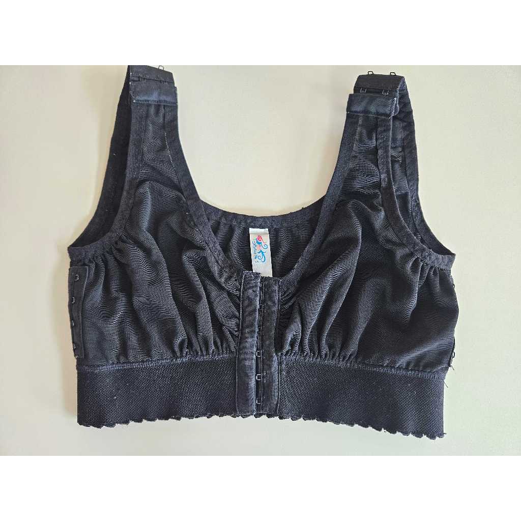 ซัพพอร์ต บรา เสื้อชั้นในหลังศัลยกรรมเสริมหน้าอก สีดำ สีครีม ไซส์ S มือสอง (จากร้าน  Madame Pla)