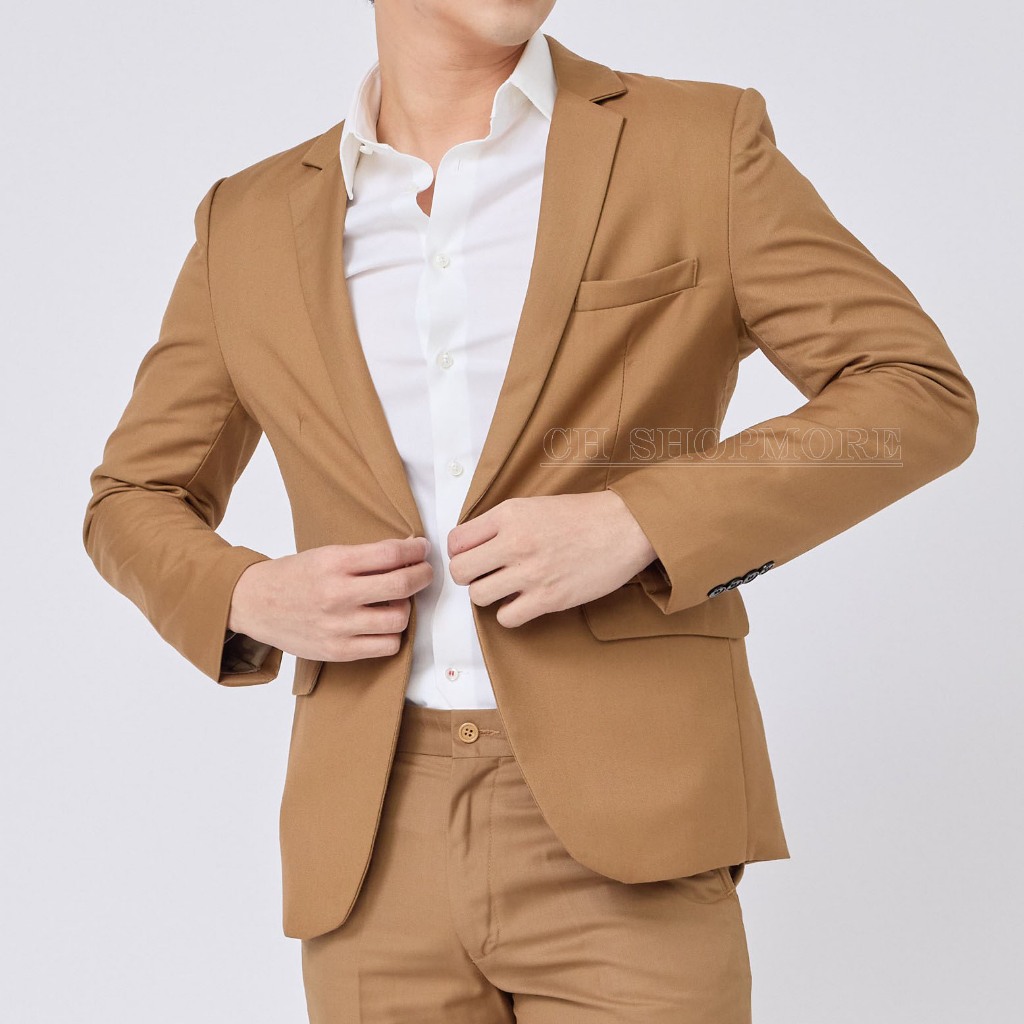 เสื้อสูทเข้ารูปสีทองมีบริการหลังการขายซื้อหลายตัวมีราคาส่งติดต่อINBOXมี ครบเซ็ตทั้งเสื้อ และกางเกง