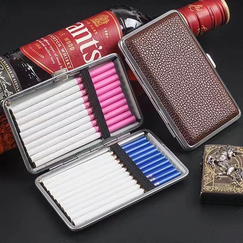 กล่องใส่บุหรี 12-14 ตัว ทำจากหนัง สีดำและสีน้ำตาล พร้อมสายยืดรัดกันตก กล่องเอนกประสงค์