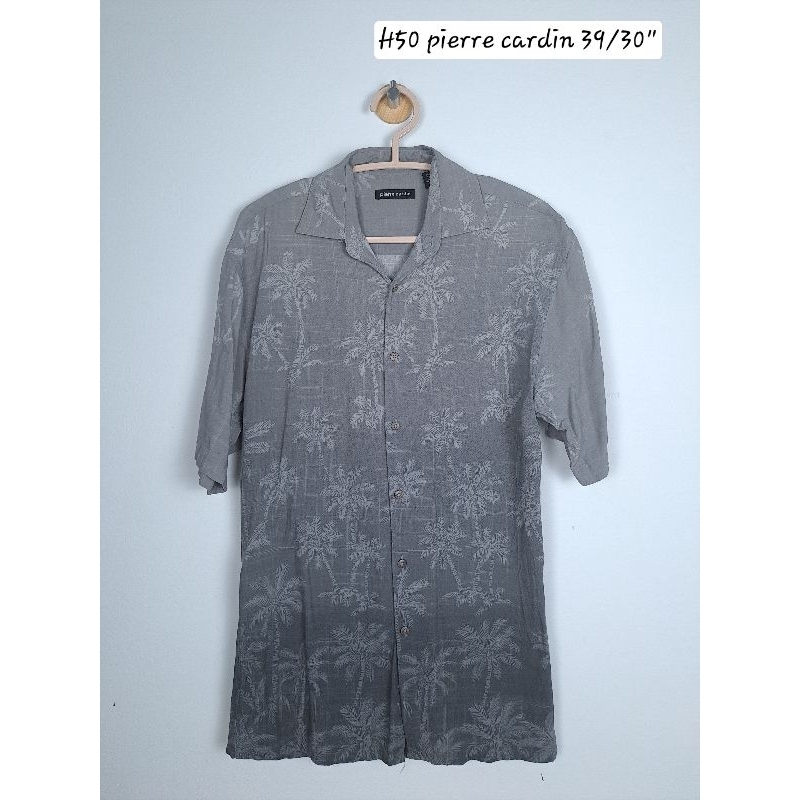 เสื้อฮาวายมือสองสภาพเยี่ยม H50 pierre cardin 39/30"