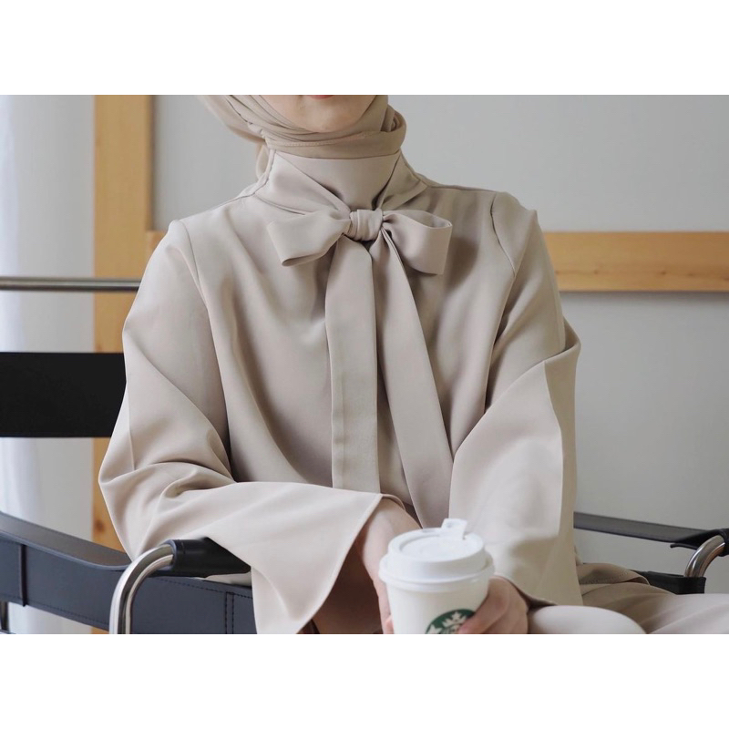 เสื้อรุ่น Florence Top