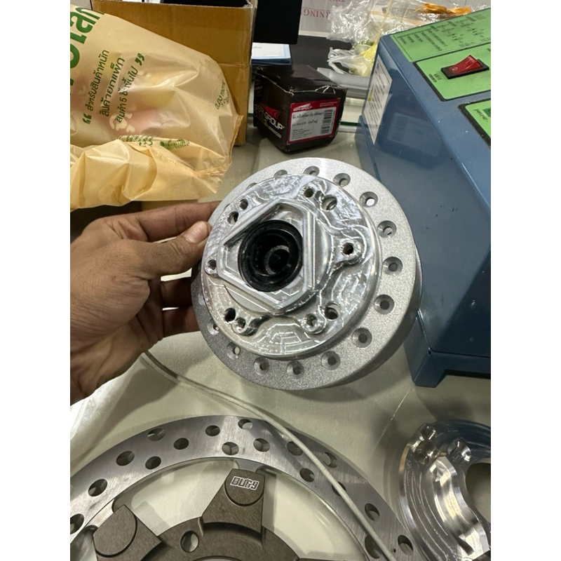 โปรโมชั่น แผ่นรองจาน จานbu69  200 m ดุม 125เก่า แบบไม่ต้องปาดดุมมี3ลายให้เลือก (ใส่ไม่ได้ รุ่น Tk 20