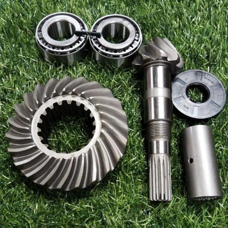 เฟืองเดือยหมู ชุดหน้า แทรคเตอร์  คูโบต้า L34,36,40,45,47,50