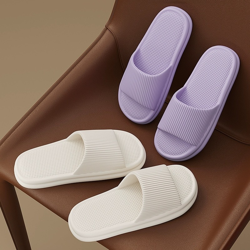 🎉จัดส่งจากประเทศไทย🎉รองเท้าแตะ น้ําหนักเบา ที่ทนต่อการสึกหรอ แฟชั่นฤดูร้อน กันลื่น เหมาะกับใส่ในบ้าน ห้องน้ํา สําหรับผู้