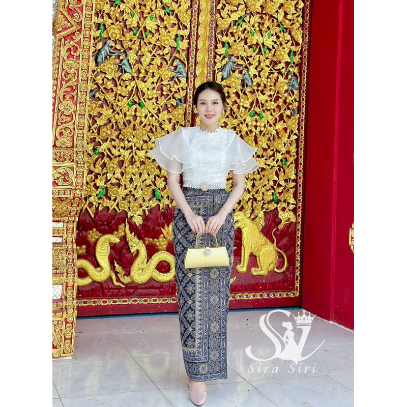 ชุดไทยทำบุญ กฐิน งานบวช งานแต่ง เสื้อลูกไม้แขนระบายผีเสื้อ ผ้าถุงสำเร็จรูป