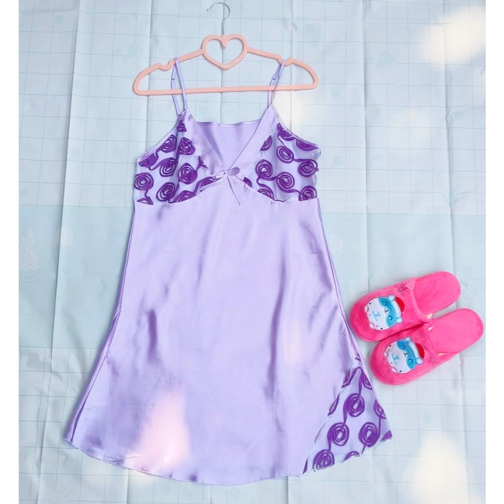 ALL U CAN BUY ชุดนอนกระโปรงผู้หญิงง ชุดนอนกระโปรงสายเดี่ยว สีม่วง ผ้าซาติน
