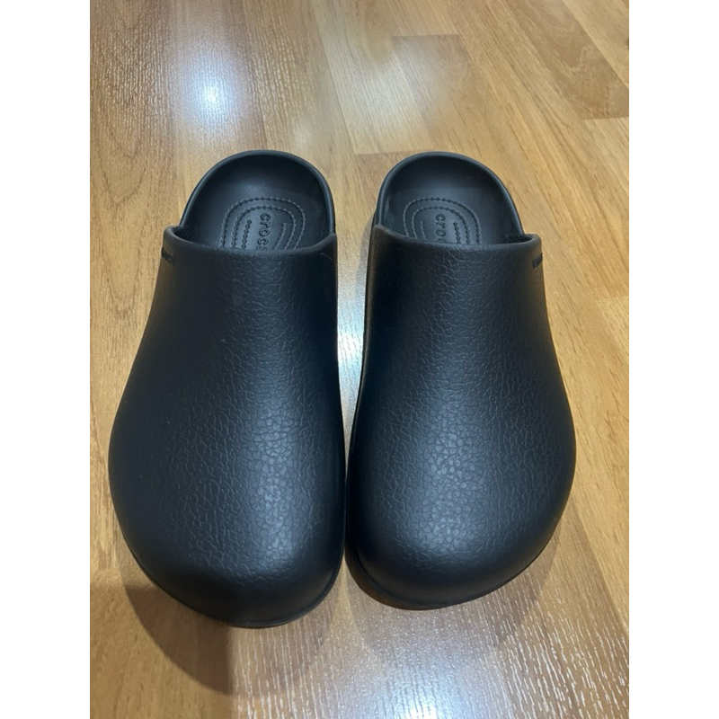 [used] แท้ รองเท้า dylan clog - crocs สีดำ size m6 w8