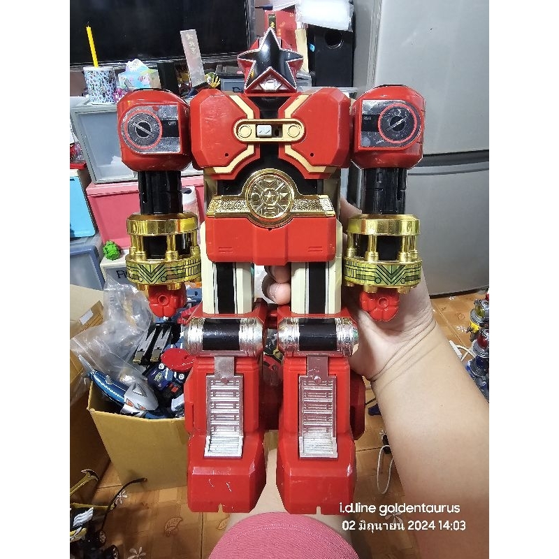 เรดพันเชอร์ แห่ง โอเรนเจอร์ ohranger Red Puncher King Pyramidder
