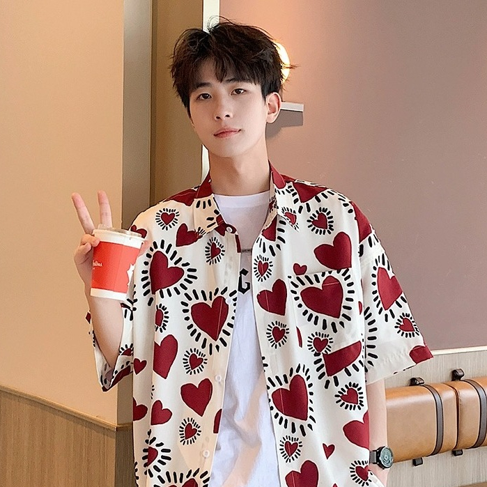 เสื้อเชิ้ตแขนสั้นมาใหม่จ้า สวยๆ พิมพ์ลายหัวใจ น่ารักฟรุ้งพริ้ง แบ๊วกรุบ ใส่ได้ทั้งหญิงและชายจ้าเกร๋ๆ