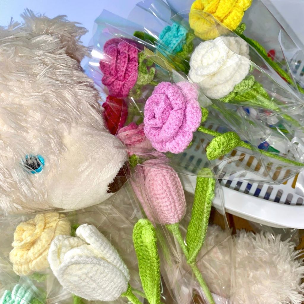 จัดเตรียม2-4วัน ดอกกุหลาบไหมพรม ดอกทิวลิปไหมพรม ดอกไม้ไหมพรม (Crochet Flower Handmade)