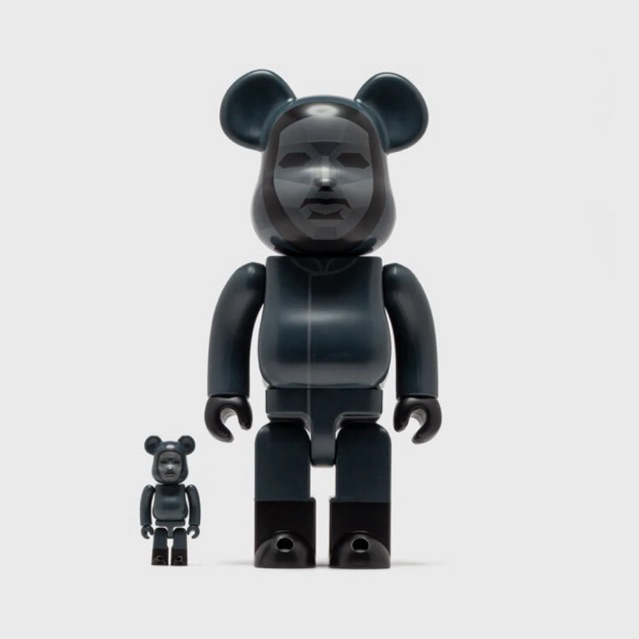 [พร้อมส่ง+ฟรีจัดส่ง] ของใหม่ Bearbrick x Squid Game Front Man 100% & 400% Set