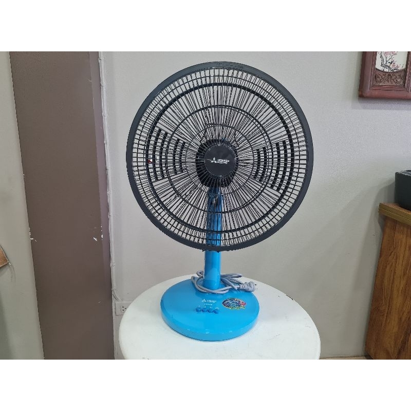 MITSUBISHI พัดลมตั้งโต๊ะ 16 นิ้ว รุ่น D16-GZ - หลากสี