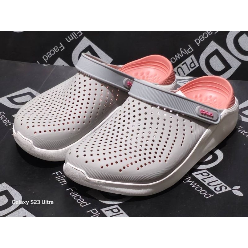 Crocs Lite Ride Clog รองเท้าแตะ แบบลำลอง มาใหม่สุดฮิต ใส่ได้ทุกเพศ มีส่วนลดราคา
