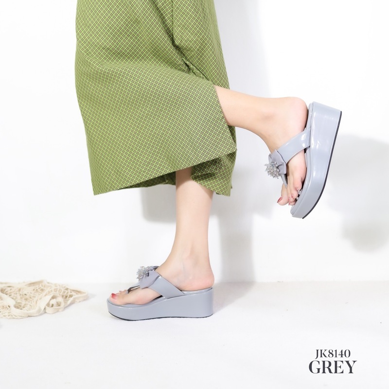 Margy รุ่น JK8140 รองเท้าสุขภาพตกแต่งดีเทลหนังพียูหน้าโบว์สวยเก๋ความสูง 2 นิ้ว *เนื้อเท้าเยอะ+1ไซส์