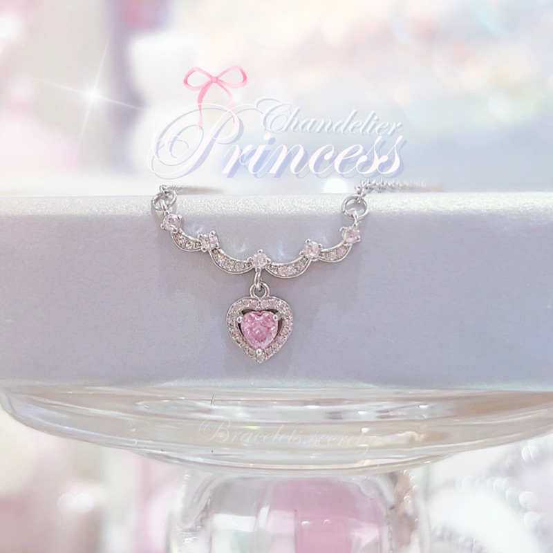 💘 ลด 80.-💘โค้ดหน้าร้าน 🎀 💗 𝒞𝒽𝒶𝓃𝒹𝑒𝓁𝒾𝑒𝓇 🪞🪽 สร้อยคอเจ้าหญิง (33) ชุบเงินแท้92.5% สร้อยคอหัวใจ คริสตัลชมพู