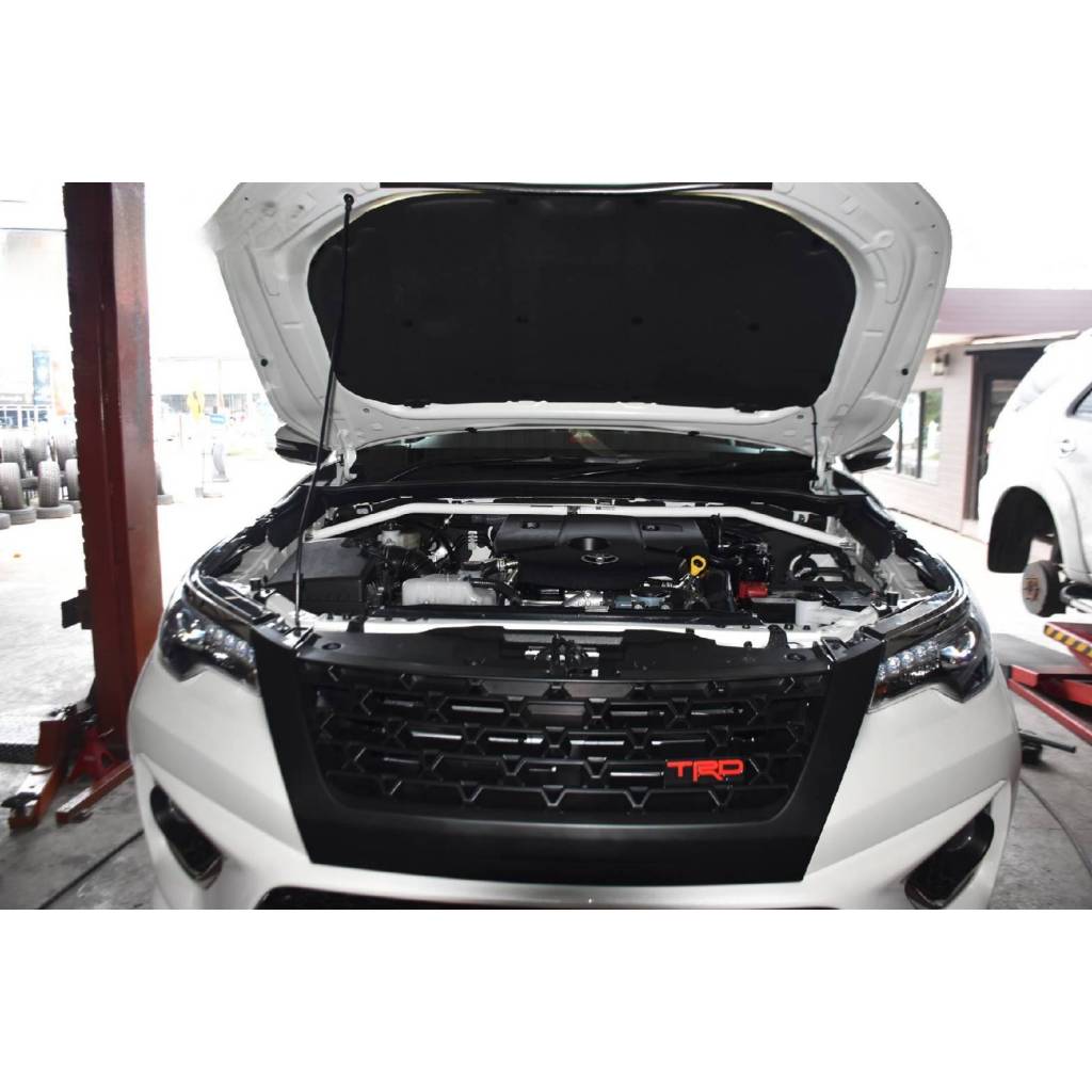 ULTRARACING เซ็ทค้ำตรงรุ่น TOYOTA NEW FORTUNER Revo TRD ค้ำตัวถังนิรภัย ค้ำตัวถังหน้าบน ค้ำหน้าล่าง และ กันโคลงหลัง