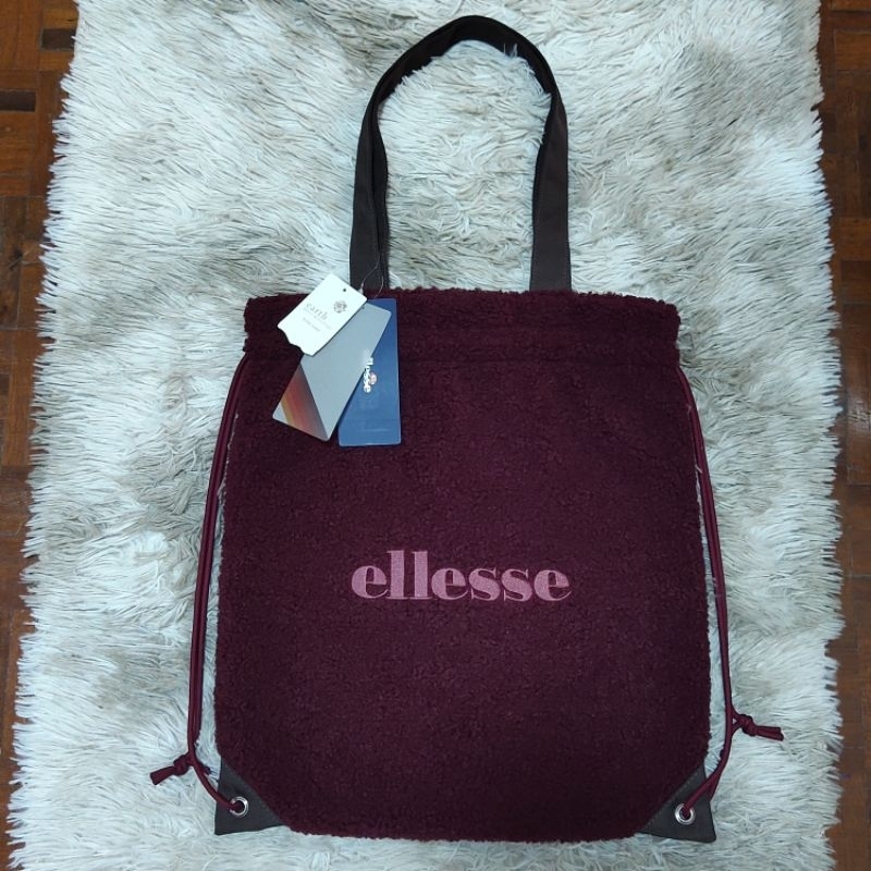 ellesse กระเป๋า 2 way สีแดงเข้ม โท้ทสะพายไหล่ + เป้สะพายหลัง นำเข้าจากญี่ปุ่น (มือสอง เหมือนใหม่)