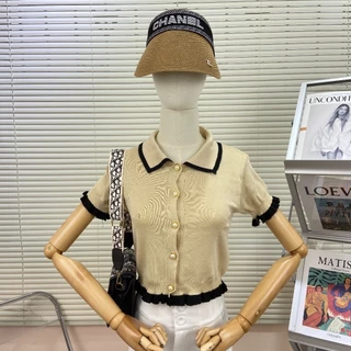 shop_sc [พร้อมส่ง] เสื้อไหมพรมแฟชั่นแขนสั้นผู้หญิง สไตล์เกาหลี คอปก เอวจั๊ม แต่งกระดุมมุข มี3สี