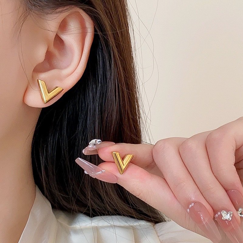 ต่างหูแฟชั่น จี้ตัว V Gold 18K สไตล์เกาหลี