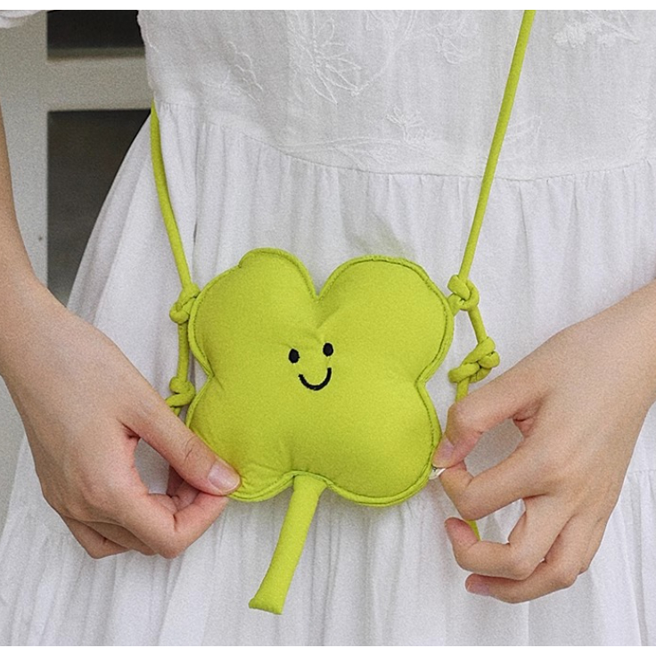 [ร้านไทย พร้อมส่ง] กระเป๋าใส่แอร์พอต ลายดอกไม้ มีสายสะพายข้างได้ ที่ใส่แอร์พอด ที่ใส่หูฟัง พวงกุญแจดอกไม้ ที่ห้อยกระเป๋า
