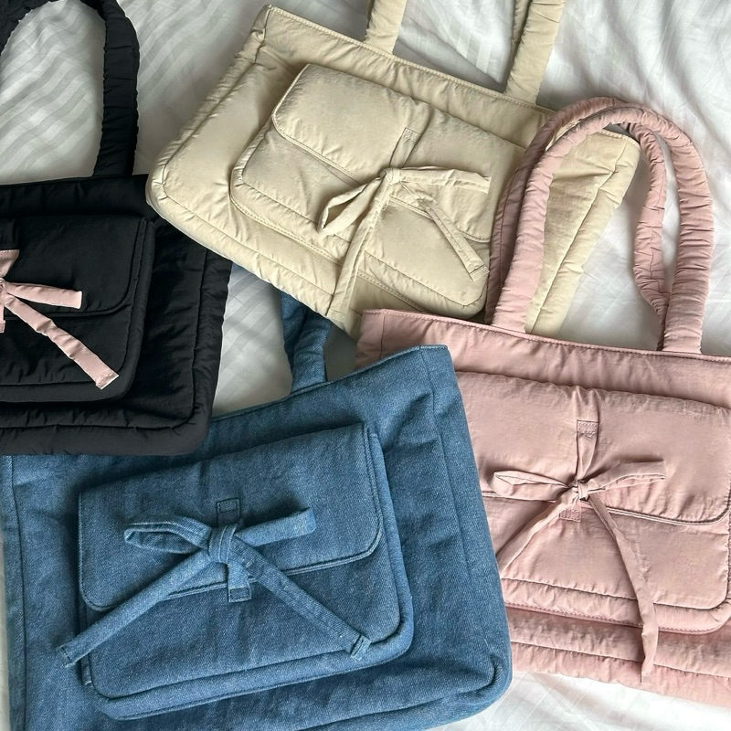 PENNE culture | "Ribbon" Laptop Bag | กระเป๋าคอม ใส่คอมได้ถึง 15" บุกันกระแทกทั้งใบ ดีเทลโบว์ ผ้าไนล