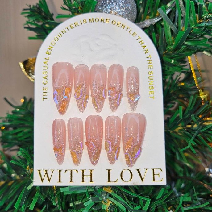 เล็บปลอมสำเร็จรูป พร้อมติด  ติดง่ายมาก