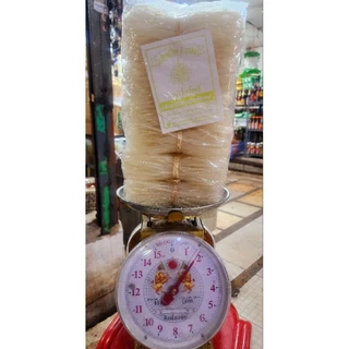 เส้นหมี่โคราช(ตราใบโพธิ์)ขนาด1.5กิโล ห่อใหญ่ เส้นเหนียวนุ่มผัดอร่อย