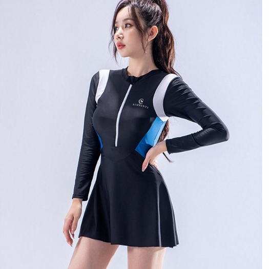 (24321#)ชุดว่ายน้ำผู้หญิง วันพีช แขนยาว กระโปรง ด้านในมีกางเกงขาสั้น กัน UV มีฟองและซับใน