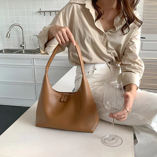 [ใช้2โค้ดส่งฟรี+ลดเพิ่ม]สินค้าใหม่ 2026 กระเป๋าหนังพรีเมี่ยม Leather hobo bag 4 สี N040