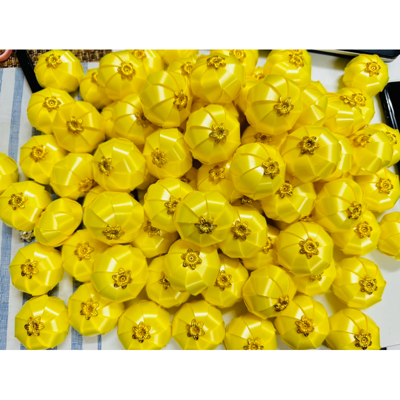 เหรียญโปรยทานลูกจันทร์ (ตัวเปล่า)