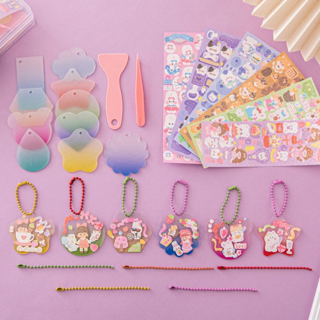 ชุดจี้พวงกุญแจ 1 กล่อง DIY Goo Card ทำจี้พวงกุญแจพร้อมอุปกรณ์ ชุดวัสดุแฮนด์เมด สําหรับตกแต่งสมุดไดอารี่