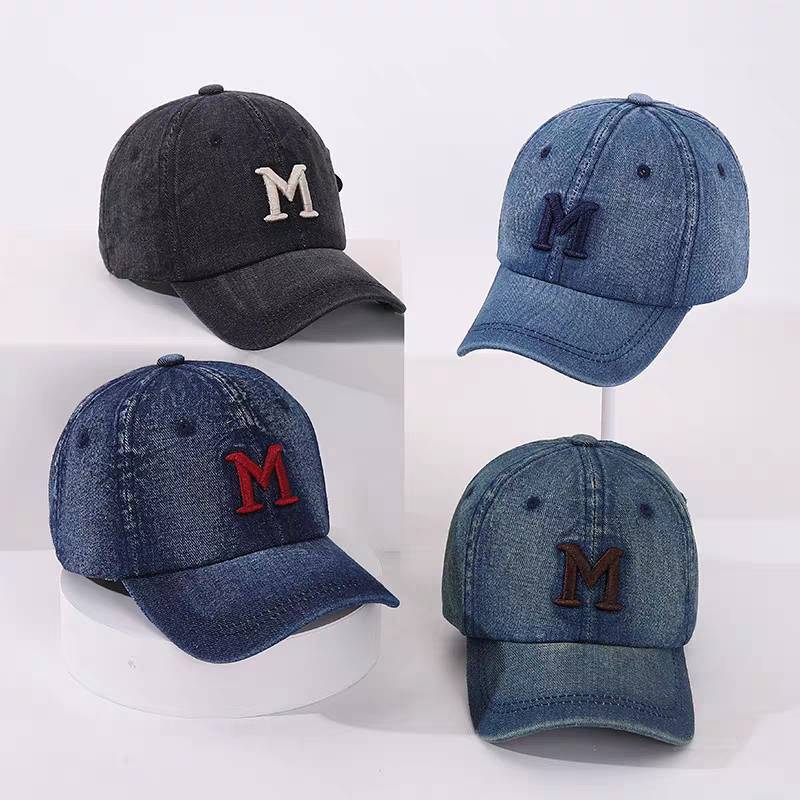 [พร้อมส่ง] หมวกเด็ก 1ปี - 5ปี รอบหัว:50-52 cm. หมวกแก๊ป (Cap) ผ้ายีนส์ฟอกเฟด ปักฟอนต์ M หมวกแฟชั่นเด็ก ขนาดปรับได้