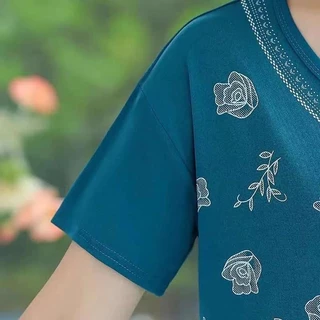 เสื้อยืดผู้ใหญ่ เสื้อลายดอก ใส่สบาย ผ้านิ่มลายสวย