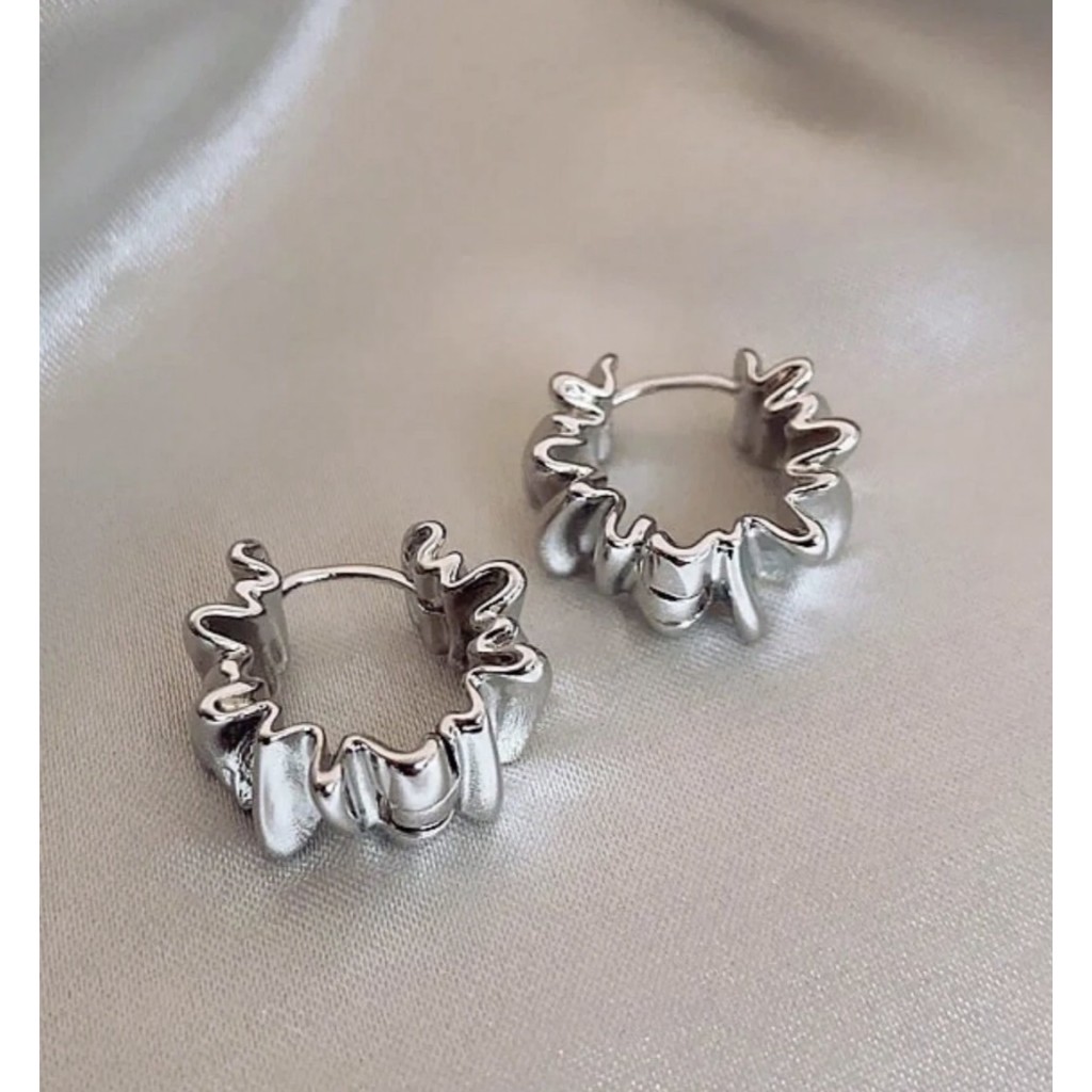 KYM.vibes - coral earrings ต่างหูห่วง