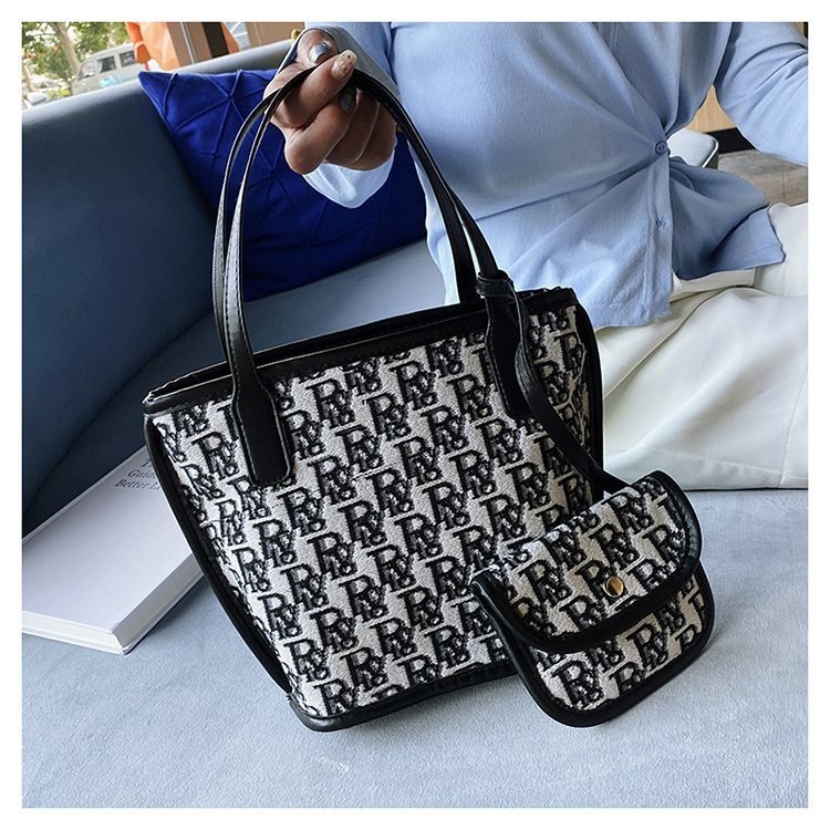 กระเป๋าถือสำหรับผู้หญิงมีกระเป๋าตังค์เล็กแถมด้วย