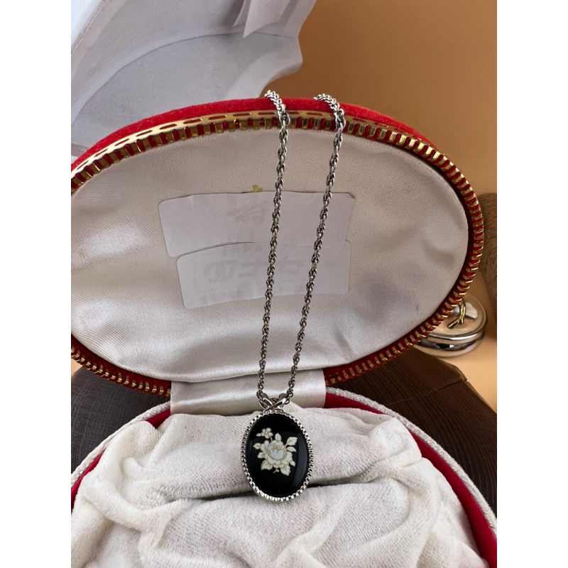 สร้อยคอวินเทจพร้อมจี้งานแบรนด์Andre Mouche