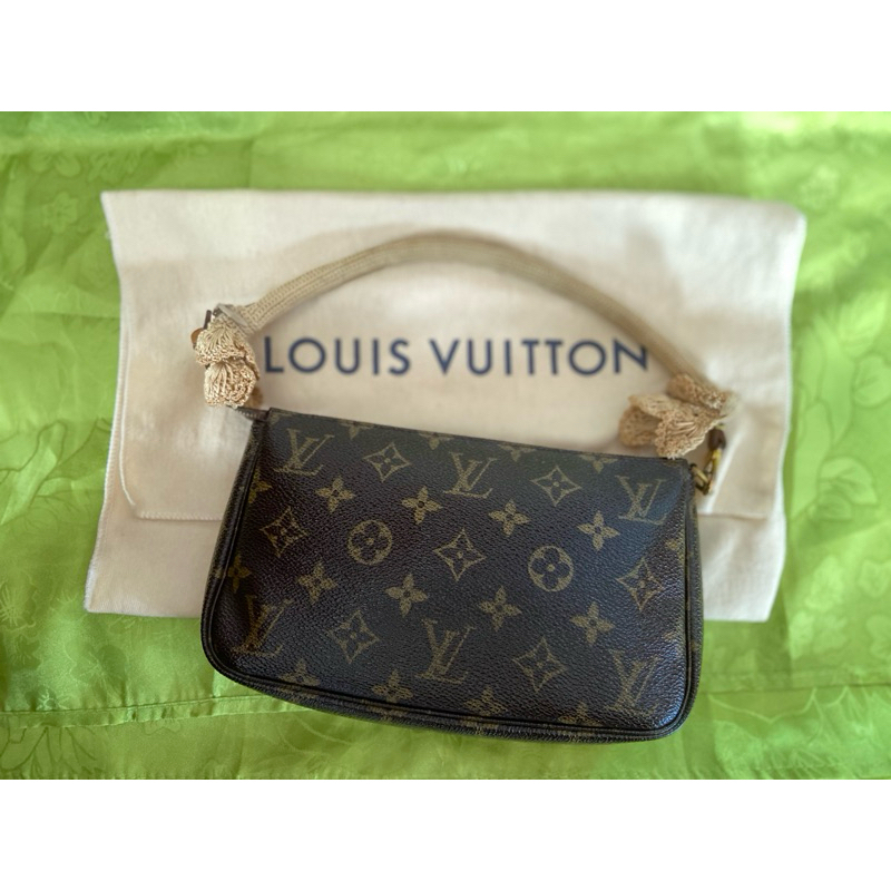 👜 LV Pochette สภาพดี มือสองแท้100%👜