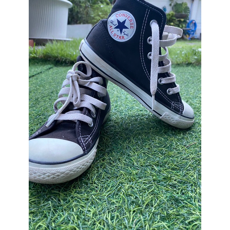 รองเท้าผ้าใบหุ้มข้อเด็ก แบรนด์converse มือสอง