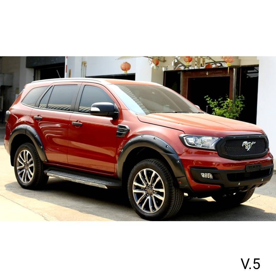 คิ้วล้อ Ford Everest ปี 2015-2017 V.5 6นิ้วมีน๊อต  8ชิ้น ดำด้าน