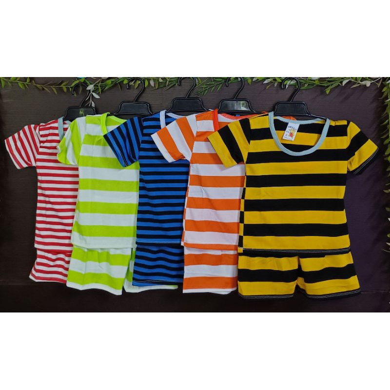 ชุดแขนสั้น+กางเกงขาสั้น คละลาย คละสี ราคา 29-39 บาท