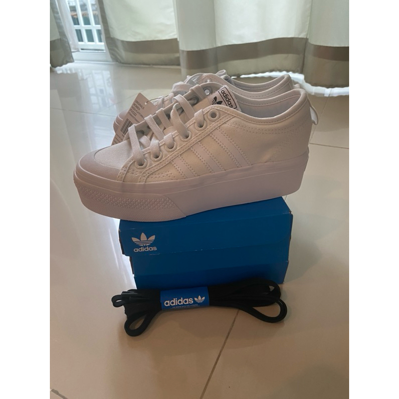 adidas รองเท้าผ้าใบ ของแท้ 100% รุ่น Nizza Platfrom พื้นหนา