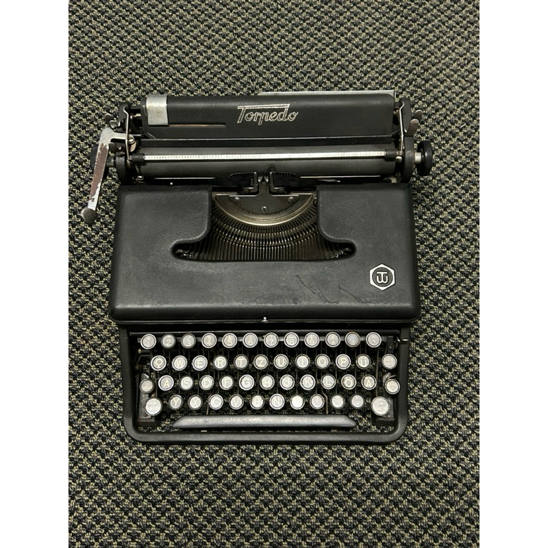 เครื่องพิมพ์ดีด Vintage Torpedo 18 MFG.1949